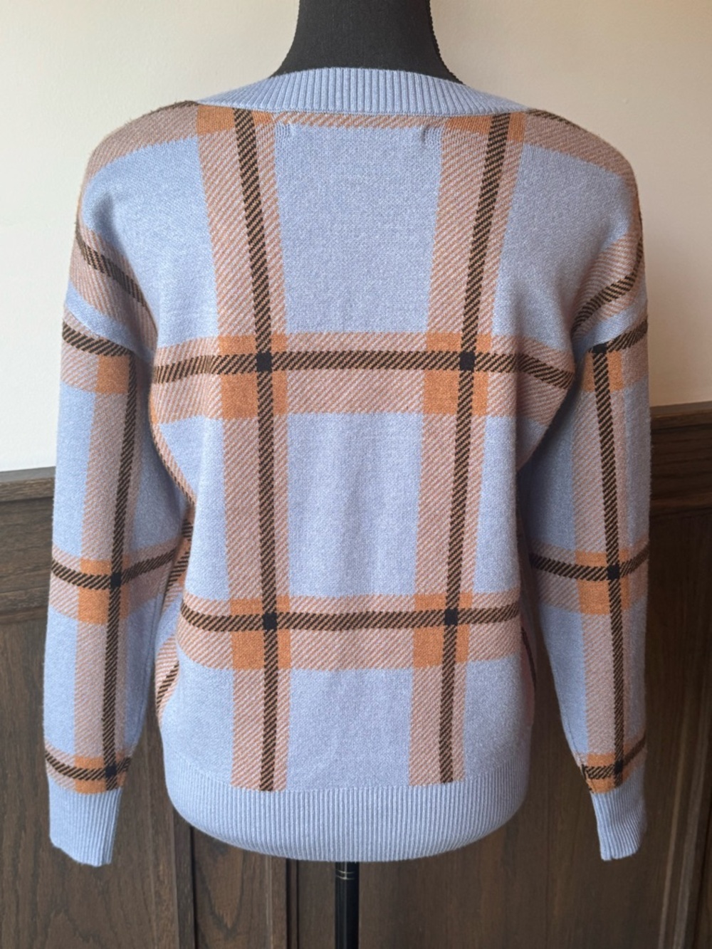 Max Studio Light Blue Plaid V-Neck Sweater with Tan and Black Accents small EUC - Picture 5 of 8